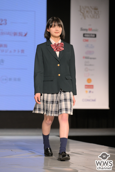 【写真特集】現役JC・さきさん、「制服アワード」ランウェイで堂々としたポージング披露＜第10回日本制服アワード＞