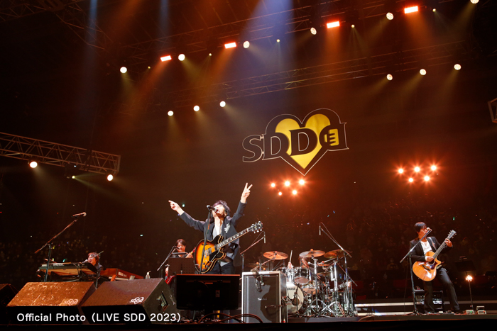 STARDUST REVUE（スタレビ）、「シュガーはお年頃」、「銀座ネオン・パラダイス」を熱く歌い上げる！＜LIVE SDD 2023＞