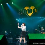 森高千里、美脚見せのミニスカ衣装でパフォーマンス！シークレット登場に会場どよめき＜LIVE SDD 2023＞