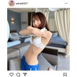 竹内星菜、脱ぎかけセクシーな「くびれ布教」ショットに歓喜の声