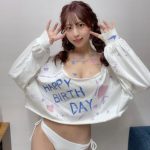 肌見せイラストレーター・竹内星菜、ゆるっとビキニで可愛さ追求！