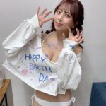 肌見せイラストレーター・竹内星菜、ゆるっとビキニで可愛さ追求！