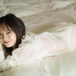 スーパーベイビーズ・山田せいあ、ビキニ透けた白ワンピース姿を披露
