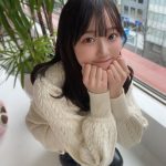 現役JK・琴るり（#よーよーよー）、生脚チラリのニットワンピ姿に「いい笑顔」「天性の魅力」と反響ぞくぞく！