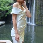 【写真特集】難波遥さん、美脚際立つ白ワンピースで登場！ 2020ミスユニバーシティ参加当時を振り返る「周りが見えなくなるほど全力だった」