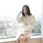 【動画】坂巻有紗(アリッサ)が美脚アピールのミニスカコーデで2023年の展望を語る！「夢中になってることは大食い(笑)」