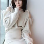 【動画】坂巻有紗(アリッサ)が美脚アピールのミニスカコーデで2023年の展望を語る！「夢中になってることは大食い(笑)」