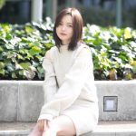 【動画】坂巻有紗(アリッサ)が美脚アピールのミニスカコーデで2023年の展望を語る！「夢中になってることは大食い(笑)」