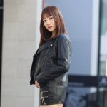 夢実あすか(MyDearDarlin’)、クールなブラックコーデで美脚アピール！「オフの日は岩盤浴に行くか映画鑑賞をしてます。」＜写真特集第2弾＞