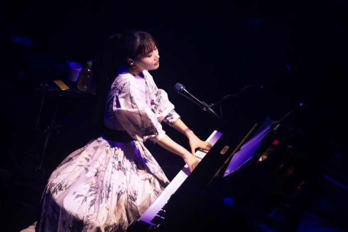 大塚 愛、ピアノ弾き語りライブを完走！アニバーサリー＆バースデーライブの開催も発表