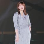 アンジェラ芽衣、「関コレ」で圧巻の10頭身スタイル披露！＜KANSAI COLLECTION 2023 S/S＞