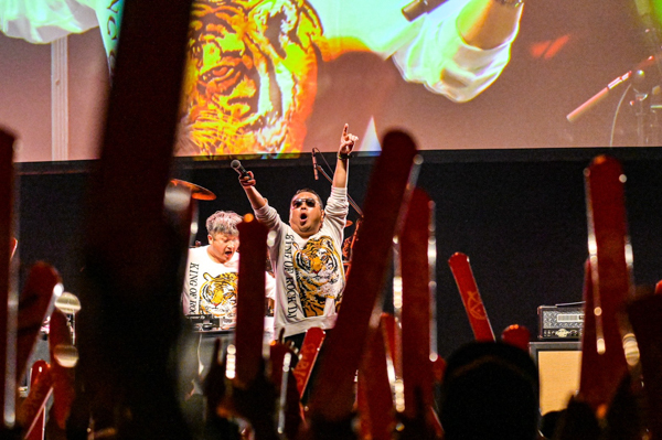 【ライブレポート】DJダイノジが「サムライソニック」に登場！常にクライマックスのノンストッププレイにTDC熱狂＜SAMURAI SONIC vol.4＞