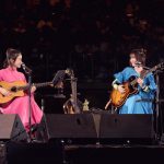 【写真特集】藤原さくらとReiがギターを片手にセッション<ギタージャンボリー2023>