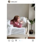 花咲れあ、お団子ヘアで刺激的な彼シャツショットをお届け