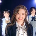 AKB48、メンバーの学生時代を追体験する新曲『どうしても君が好きだ』MVが公開!
