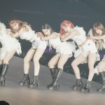 【写真特集】iZ BREAK、「関コレ」で美脚見せの装でパワフルにパフォーマンス！＜KANSAI COLLECTION 2023 S/S＞