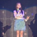 近藤千尋、ミニスカ美脚衣装で「関コレ」MCに登場！＜KANSAI COLLECTION 2023 S/S＞
