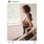 dela・後藤ひなの、太もも露わな『えちえち』ニットワンピで誘惑！