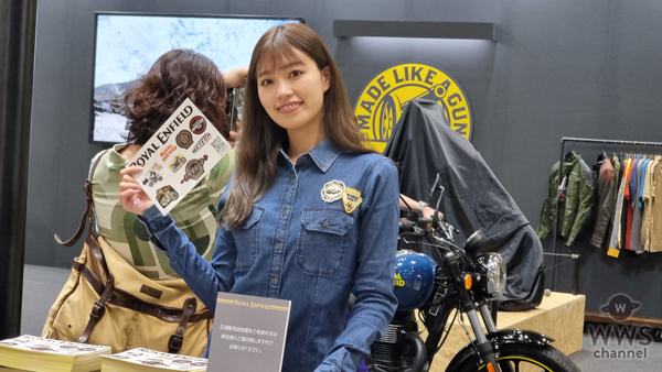 【写真特集】美女コンパニオンがROYAL ENFIELD(ロイヤルエンフィールド)ブースに登場！ ＜第50回東京モーターサイクルショー＞