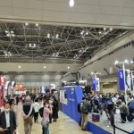 【写真特集】美女コンパニオンがROYAL ENFIELD(ロイヤルエンフィールド)ブースに登場！ ＜第50回東京モーターサイクルショー＞