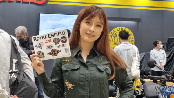 【写真特集】美女コンパニオンがROYAL ENFIELD(ロイヤルエンフィールド)ブースに登場！ ＜第50回東京モーターサイクルショー＞