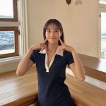 鷲見玲奈、ミニワンピで素足大胆披露！「美脚すぎる」とファン歓喜