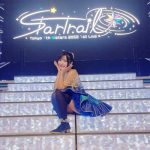 声優・山田麻莉奈、超絶キュートなアイドル衣装で美脚披露！