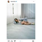足立梨花、肩出し・美脚出しヘルシーボディ惜しみなく披露！
