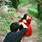 足立梨花、肩出し・美脚出しヘルシーボディ惜しみなく披露！