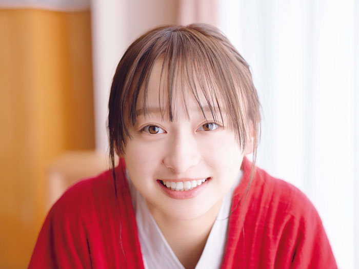 日向坂46・影山優佳、お風呂上がり感が可愛らしい浴衣姿の裏表紙公開