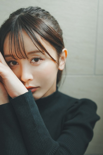 いくみ、絶妙な距離感でえちえちに美脚見せ