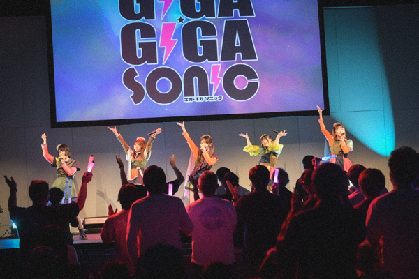 KissBee、りんご娘、きゅるりんってしてみてらが出演！アイドルイベント「GIGA・GIGA SONIC~ Road to 幕張メッセ vol.1 ~」4・23に新宿LUMINE 0にて大盛況で終演