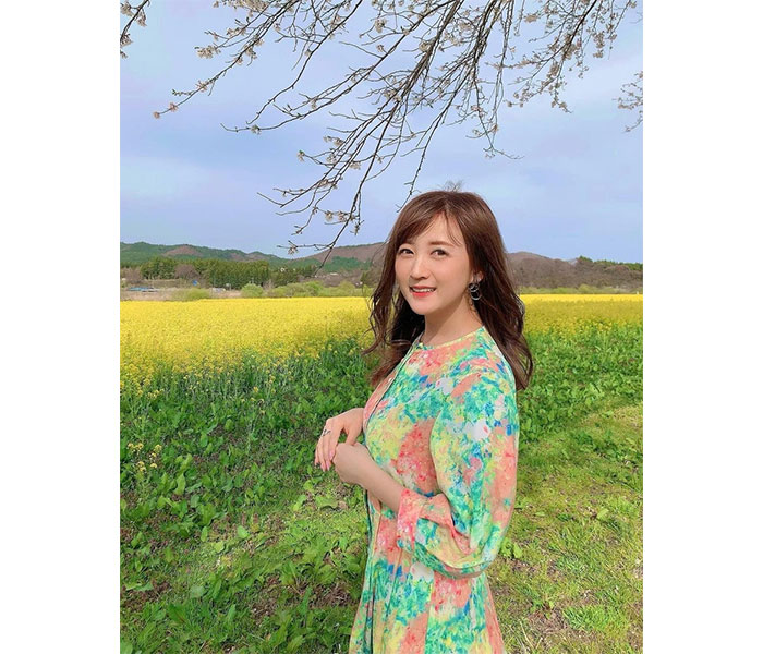 小松彩夏が華やかワンピース姿を披露「う、、、美しい、、、」「絵画みたいだ！！！」と反響も