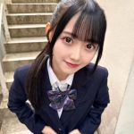 高嶺のなでしこ・松本ももな、上目遣いで見つめる制服ポートレートが可愛すぎる！