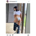 西永彩奈、ふっくら美尻あらわの脱ぎかけショットで悩殺！