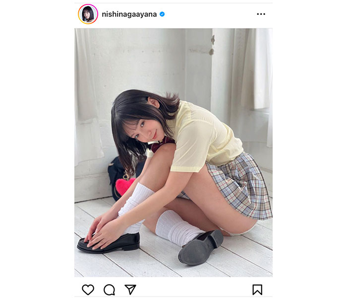 西永彩奈、ルーズソックス×パンチラに「破壊力バツグン」と歓喜の声