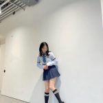 AKB48・小栗有以、チラ見せお腹の美脚衣装オフショットに歓喜の声