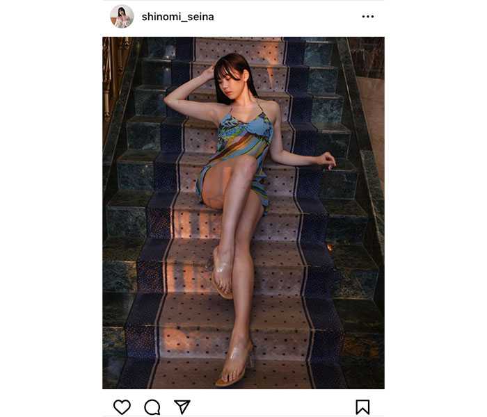 篠見星奈、超ミニワンピースからスラリ美脚披露！