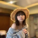 HKT48・田中美久、麦わら帽子で夏先取り！プク顔ショットでセクシーに肩出し