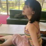 HKT48・田中美久、カラフルキャミソールで気になるバストラインにファンうっとり