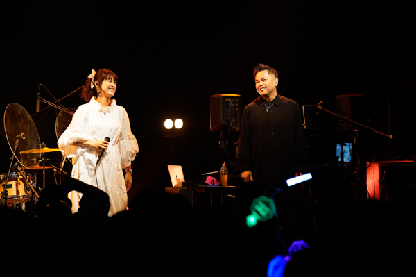 【ライブレポート】宇徳敬子、ソロデビュー30周年とバースデーを記念したアニバーサリーライヴで声出し解禁