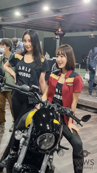 レースクイーン・安倍有里子、吉川ゆのが第2回名古屋モーターサイクルショーに登場！ハーレーダビットソンブース盛り上げる！