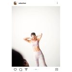 足立梨花、「ウエスト披露してます笑」大胆美ボディー披露！