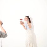 足立梨花、「ウエスト披露してます笑」大胆美ボディー披露！