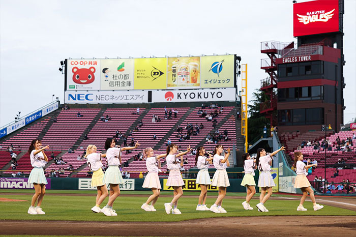 ＝LOVEが「イーグルスフェスティバル」にゲスト出演!初のスタジアムでのライブを披露