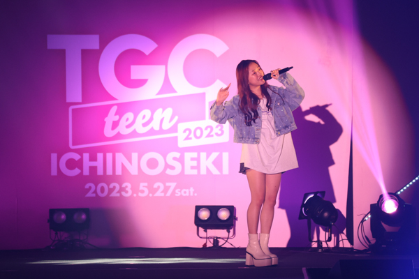 【写真特集】AYANE、美脚見せ衣装で伸びゆく歌声を届ける！＜TGC teen ICHINOSEKI 2023＞