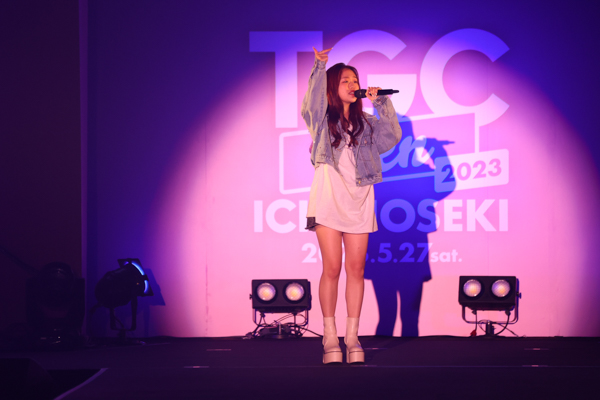 【写真特集】AYANE、美脚見せ衣装で伸びゆく歌声を届ける！＜TGC teen ICHINOSEKI 2023＞