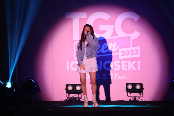 【写真特集】AYANE、美脚見せ衣装で伸びゆく歌声を届ける！＜TGC teen ICHINOSEKI 2023＞