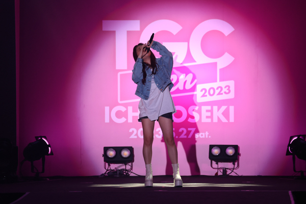 【写真特集】AYANE、美脚見せ衣装で伸びゆく歌声を届ける！＜TGC teen ICHINOSEKI 2023＞