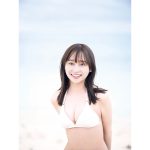 日向坂46・影山優佳、透明肌に映えるビキニ姿が起用されたポストカード絵柄公開